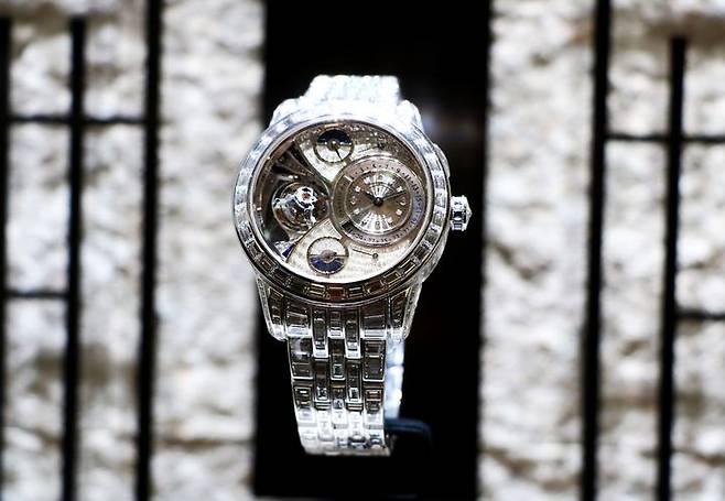 [대구=뉴시스] 대구 신세계백화점은 스위스 파인 워치메이킹 메종 '예거 르쿨트르'가 마스터피스 전시를 개최한다. (사진 = 대구 신세계백화점 제공) 2025.07.21. photo@newsis.com *재판매 및 DB 금지