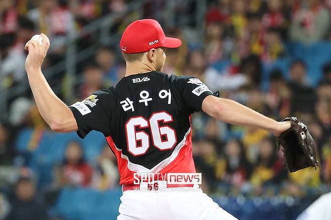 ▲ 에릭 라우어 지난 시즌 KIA 타이거스 유니폼을 입고 7경기에 투구했다. ⓒ곽혜미 기자