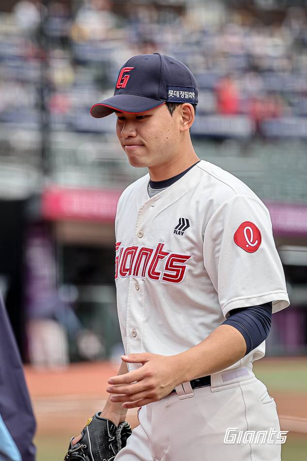 ▲ 아마추어 시절의 기대감을 좀처럼 실현시키지 못하고 있는 김진욱 ⓒ롯데 자이언츠