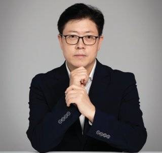 책 ‘5년 후 10배 오를 바이오 기업에 투자하라’를 쓴 이해진 임플바이오리서치 대표. 박해윤 기자&nbsp;