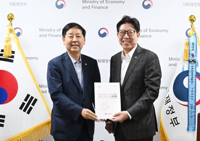 14일 박형준 부산시장이 구윤철 경제부총리 겸 기획재정부 장관을 정부서울청사에서 면담했다. 부산시 제공