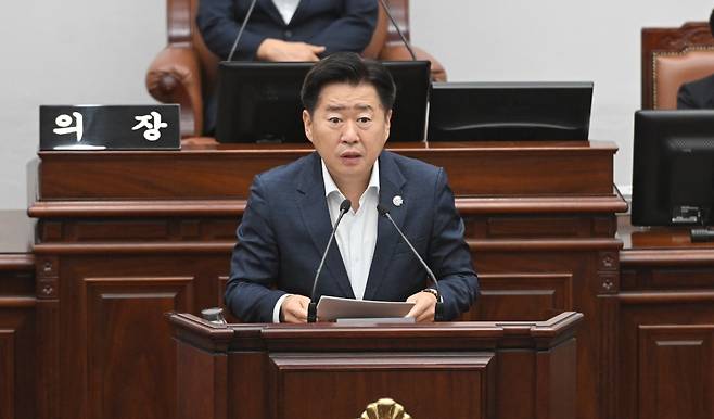 오영훈 제주도지사가 14일 441회 임시회 제2차 본회의에서 2회 추가경정예산안 의결에 따른 인사말을 하고 있다.