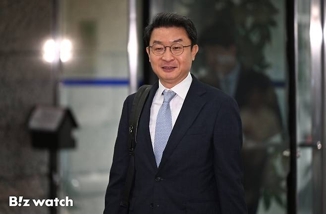 이억원 금융위원장 후보자가 14일 오전 서울 중구 예금보험공사에 마련된 인사청문회 준비 사무실에 첫 출근을 하고 있다./사진=이명근 기자 qwe123@