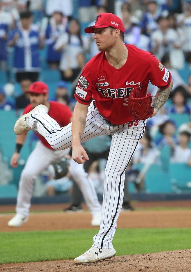 KIA 올러가 13일 대구삼성라이온즈파크에서 열린 2025 KBO리그 삼성전에 선발 등판해 역투하고 있다. 사진 | 대구=연합뉴스