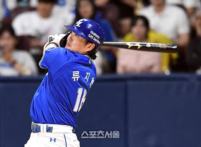 삼성 류지혁이 고척스카이돔에서 열린 2025 KBO리그 키움과 경기에서 2타점 적시타를 치고 있다. 고척 | 박진업 기자 upandup@sportsseoul.com