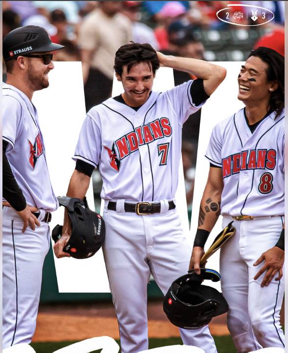 피츠버그 산하 트리플A 인디애나폴리스 소속의 배지환(맨 오른쪽)이 6월 30일 열린 홈경기에서 3대2로 승리한 뒤 동료들과 환하게 웃고 있다. 배지환은 이날 5타수 2안타 1타점 1득점을 기록했다. 특히 0-1로 뒤지던 7회말 동점 적시타를 날리며 역전승의 주역이 됐다. 

사진=인디애나폴리스 공식 SNS캡쳐