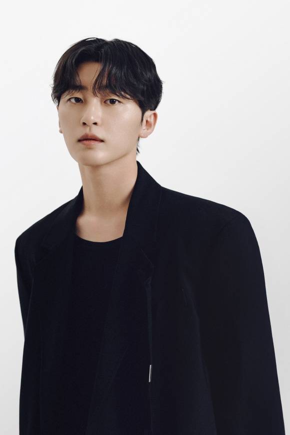 '담다디'로 전소연과 처음 합을 맞춘 프로듀서 알티(R.Tee)는 서로 다른 에너지를 지니고 있어 더 재미있는 작업이라고 밝혔다./알티스트 레이블