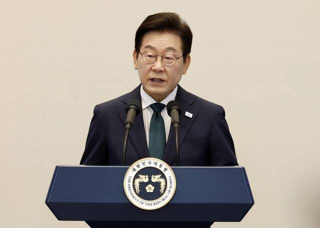 이재명 대통령이 14일 청와대 영빈관에서 열린 \'광복 80주년, 대통령의 초대\' 행사에서 인사말을 하고 있다. 연합뉴스