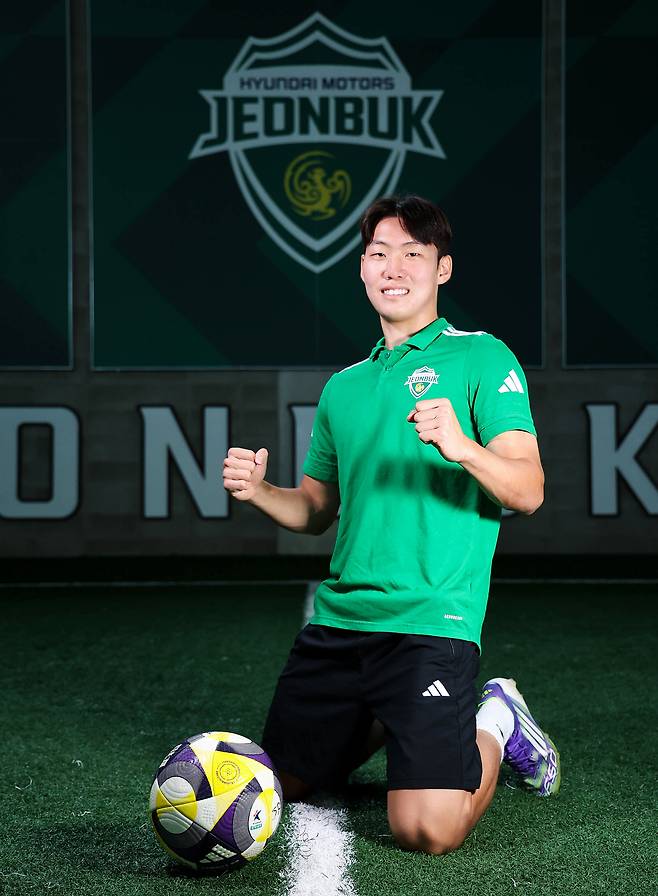 전북 현대의 무패가도를 이끄는 강상윤은 중앙 미드필더를 선호하지만 수비형 미드필더로도 뛸 수 있는 다재다능한 선수다. 장정필 객원기자