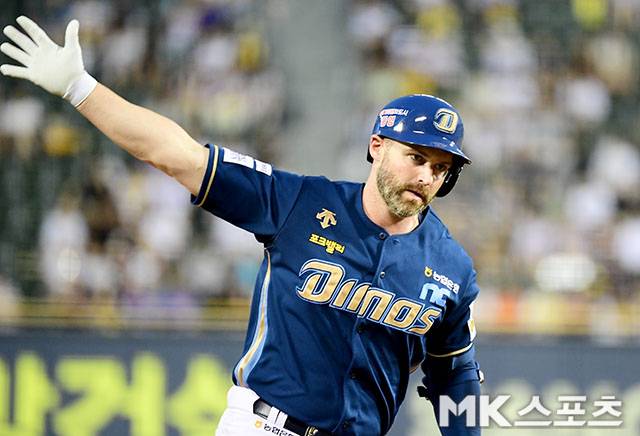 데이비슨은 14일 잠실 두산전에서 홈런포를 가동했다. 사진=김영구 기자