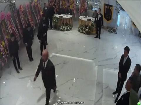 신남부동파 조직원들의 결혼식 참석 모습 [서울경찰청 형사기동대 제공]