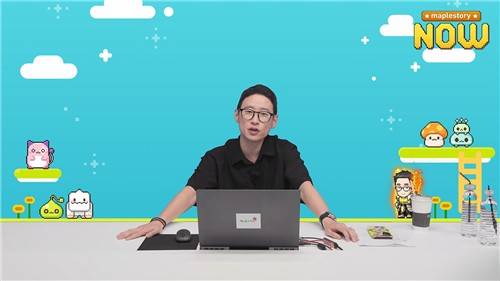 라이브 방송하는 김창섭 넥슨 '메이플스토리' 총괄 디렉터 [메이플스토리 유튜브 채널 캡처]