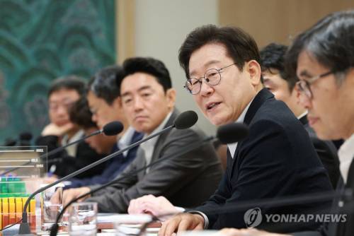 ◇이재명 대통령이 13일 서울 용산 대통령실 청사에서 열린 나라재정 절약 간담회에서 발언하고 있다