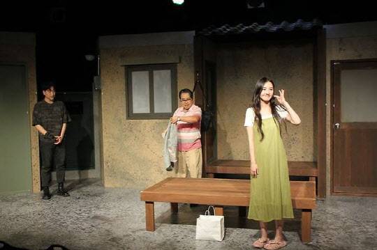 연극 ‘서울의 별’의 한 장면(사진=극단 두레).