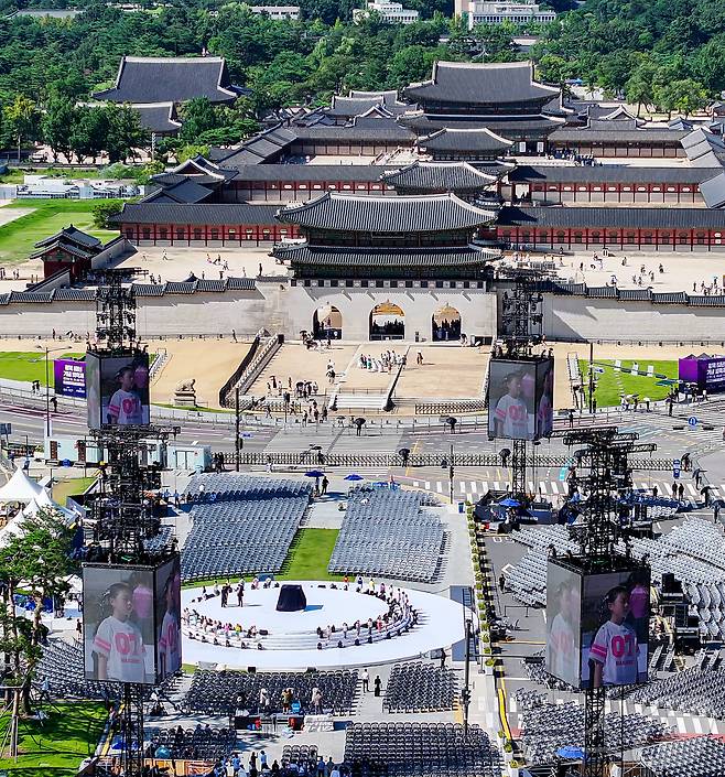 15일 오후 서울 종로구 광화문 광장에서 광복 80주년 기념 '국민주권 대축제' 리허설이 열리고 있다.  2025.8.15/뉴스1 ⓒ News1 김진환 기자