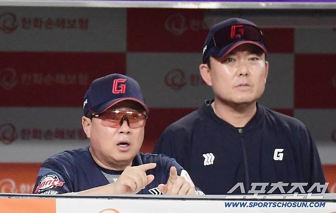 14일 대전 한화생명 볼파크에서 열린 한화와 롯데의 경기. 8회말 정철원 폭투 때 2루에서 이원석이 3루까지 진루했다. 김태형 감독이 비디오판독을 요청했으나 비디오판독 횟수가 남지 않은 롯데. 대전=송정헌 기자songs@sportschosun.com/2025.08.14/