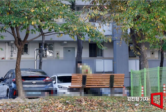 한 공공임대 아파트 주차장 전경. 기사 내용과 무관.