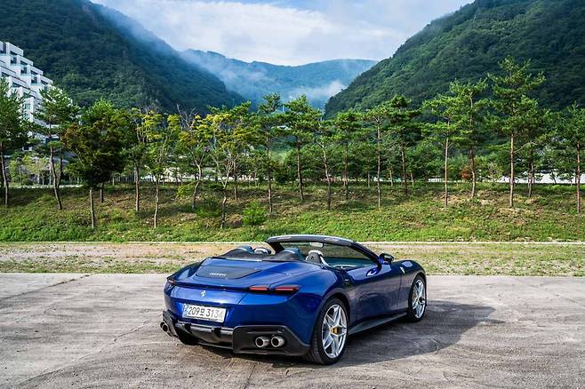 페라리 로마 스파이더 / 출처=페라리