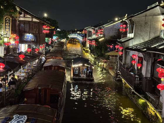 쑤저우 산탕제의 야경. 박형수 기자.