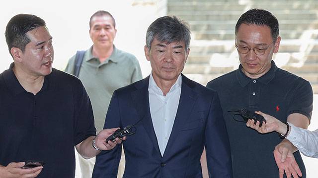 이종호 전 블랙펄인베스트 대표. 지난 5일 구속영장 심사 출석하는 모습. 출처 : 연합뉴스