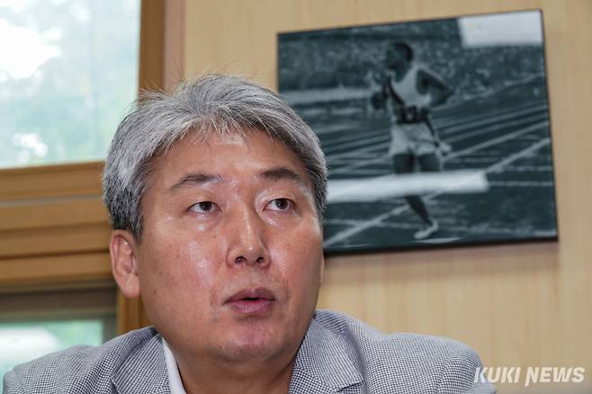 이준승 손기정기념재단 사무총장이 지난달 15일 서울 중구 손기정기념관에서 쿠키뉴스와 인터뷰하고 있다. 유희태 기자