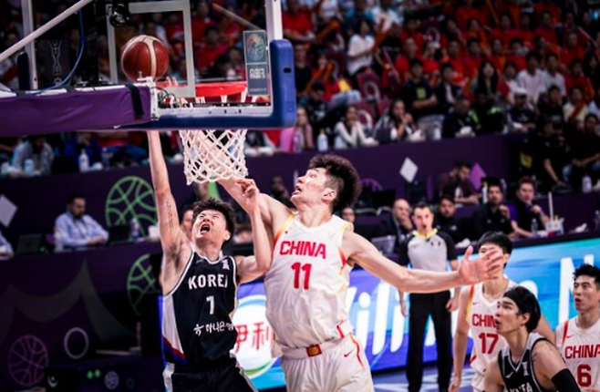 골밑슛을 시도하고 있는 이현중. 사진=FIBA 제공