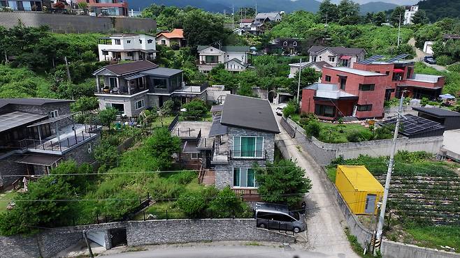 경매에 나온 경기 양평군 강상면 교평리의 2층 단독주택. [사진=이건욱PD]