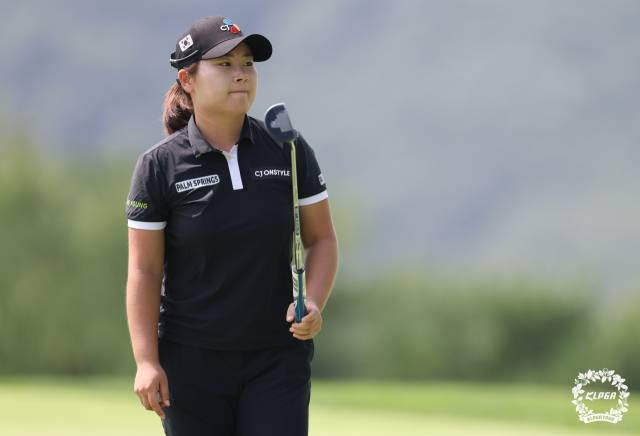 단독 선두에 나선 홍정민. 사진 제공=KLPGA