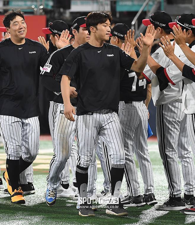 ▲ 염경엽 감독은 최원영의 능력에 대해 호평하면서도 아직은 박해민을 완벽하게 대체할 선수가 없다고 본다 ⓒ곽혜미 기자