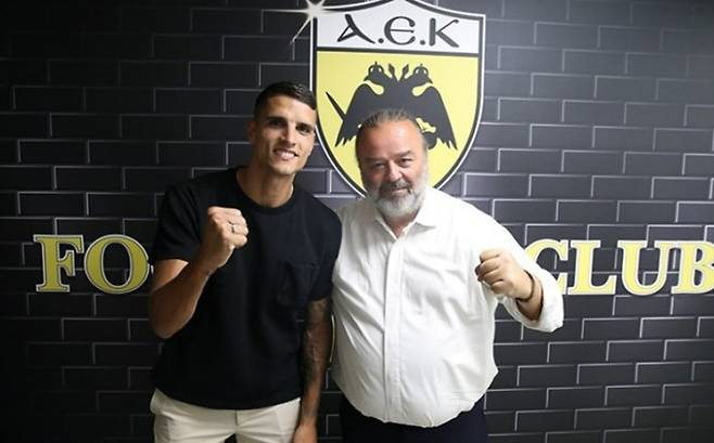 ▲ 라멜라는 현역 은퇴와 동시에 새로운 길을 걸어가게 된다. 과거 리버 플레이트 시절 팀 동료였으며, 최근 AEK에서 함께했던 알메이다 감독의 부름을 받아, 다가오는 2025-26시즌부터 세비야의 코칭스태프로 합류할 예정이다.&nbsp; ⓒ AEK 아테네