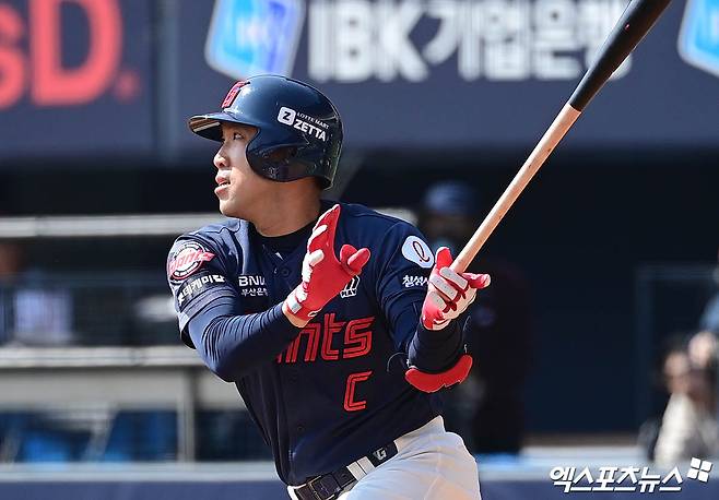 햄스트링 부상으로 지난 6일 1군 엔트리에서 말소된 롯데 자이언츠 캡틴 전준우. 사진 엑스포츠뉴스 DB