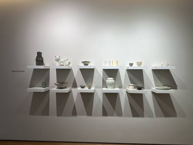 '해운대 FC'展이 지난 1일 부산 해운대구 메종드카린에서 개막해 오는 31일까지 열린다. 사진은 다양한 전시 작품. 김은영 기자 key66@