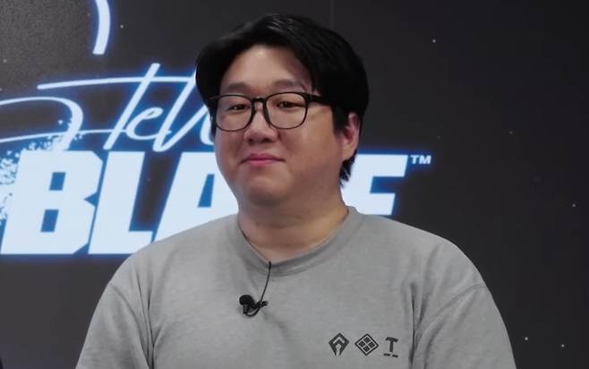 - 유형석 시프트업 승리의 여신: 니케 디렉터