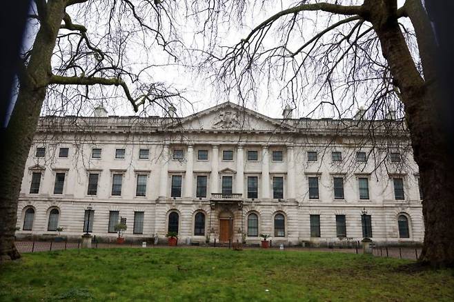 중국 정부가 2018년 매입해 대사관 신축을 계획 중인 옛 런던 왕립 조폐국 건물의 모습. EPA연합뉴스