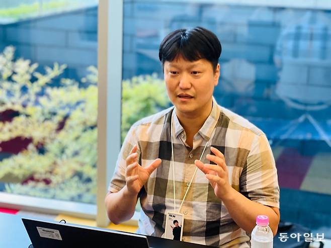 김건수 NC AI 에이전틱AI랩 실장이 7일 경기도 성남시 NC 연구·개발(R&D)센터에서 동아일보와 인터뷰를 갖고 있다. NC AI 제공