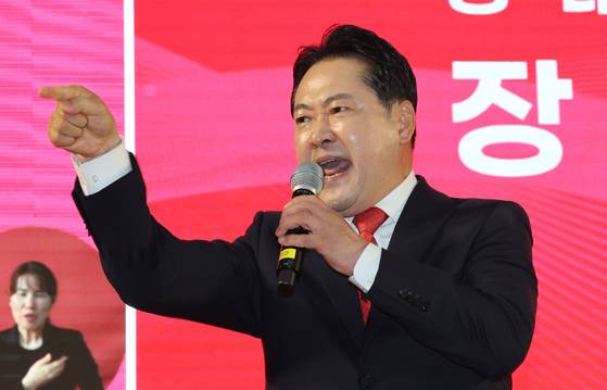 장동혁 국민의힘 당대표 후보가 13일 대전 배재대에서 열린 국민의힘 제6차 전당대회 충청·호남 합동연설회에서 지지를 호소하고 있다. 뉴스1