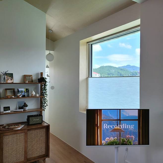 햇살과 따뜻한 감성이 흐르는 김보민씨 (@sweet_interihome)의 집.