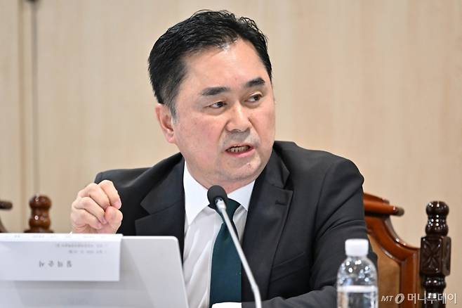 창업자의 연대책임 조항을 없애는 내용이 개정안을 발의한 김종민 무소속 의원/사진=뉴시스