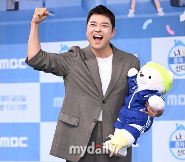 아나운서 출신 방송인 전현무/마이데일리 DB