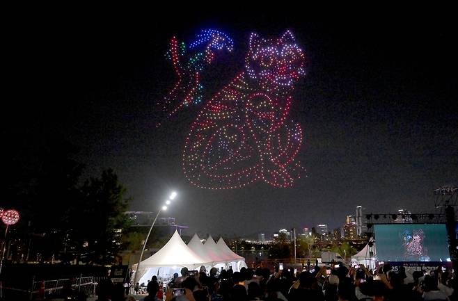 케이팝 데몬 헌터스의 호랑이 한강 위에 두둥실, 통일을 외치다