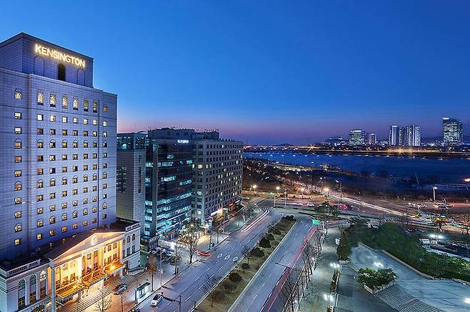 [서울=뉴시스] 켄싱턴호텔 여의도 전경.(사진=켄싱턴호텔 제공) *재판매 및 DB 금지