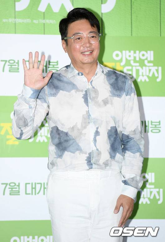 [OSEN=조은정 기자] 21일 오전 서울 광진구 롯데시네마 건대입구에서 영화 '이번엔 잘 되겠지(감독 이승수)' 제작보고회가 열렸다.배우 윤다훈이 포즈를 취하고 있다. /cej@osen.co.kr