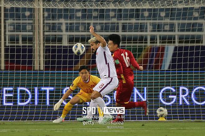 ▲ 한때 중국 축구대표팀을 중심을 이루던 귀화선수 엘케손, 알란, 페르난두, 리커 등은 이제 없다. 엘케손은 은퇴 가능성이 있고, 알란과 페르난두는 소속팀이 없다. 굴라트와 알로이시우는 브라질로 돌아간지 오래다. 1세대 귀화 선수들과 연결고리가 사라졌다고 느끼던 중국이 알로이시우의 여전한 충성심에 감동의 눈물을 흘렸다.