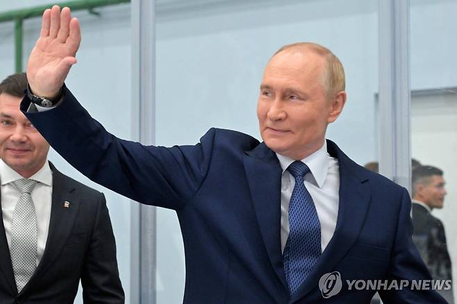 블라디미르 푸틴 러시아 대통령 (스푸트니크/AFP=연합뉴스) 15일(현지시간) 블라디미르 푸틴 러시아 대통령이 도널드 트럼프 대통령과 정상회담할 예정인 알래스카로 향하기 전 러시아 극동 마가단에 들른 모습. 2025.8.15 photo@yna.co.kr