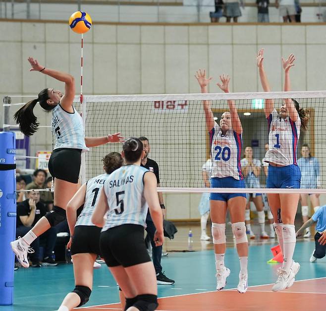 여자배구 아르헨티나와 체코의 경기 장면  [대한배구협회 제공. 재판매 및 DB 금지]