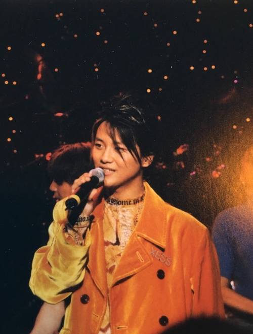 무대에서 노래하는 모습. /김현성 제공