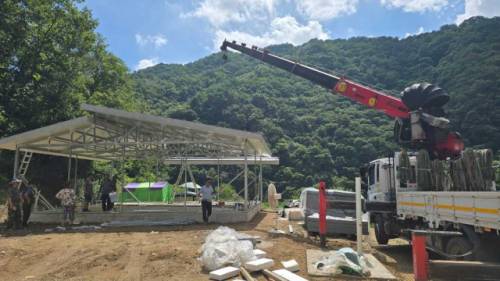 ◇지난 16일 오후 1시20분께 화천군 간동면의 주택 공사장에서 지붕판넬 작업을 하던 B(61)씨가 6m 높이의 사다리에서 떨어져 인근 병원에 이송됐다.
