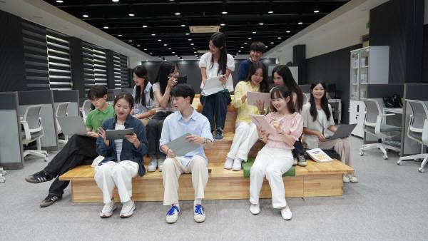 동국대 WISE캠퍼스 자연과학관 2층 모습