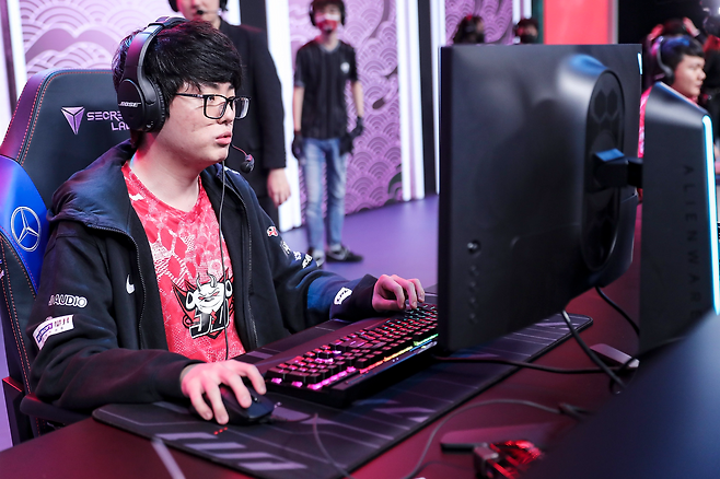 2021년 징동 게이밍 시절 롤드컵에 참가했던 '로컨' 이동욱(사진=라이엇 게임즈)