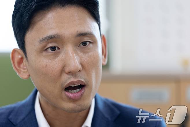 박순기 서울경찰청 풍속단속계장이 12일 서울 동대문구 사무실에서 뉴스1과 인터뷰하고 있다. ⓒ News1 이승배 기자